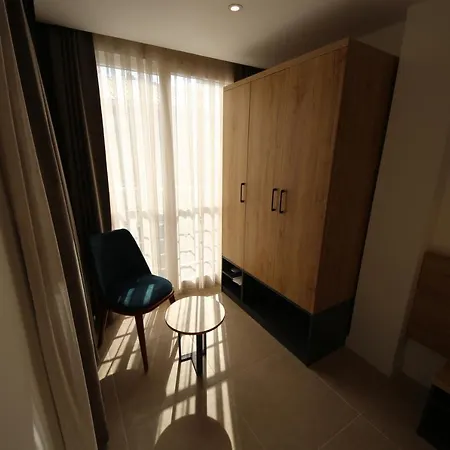 Spilos Guemuelduer إزمير